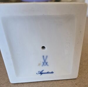 White Ceramic Candlw Holder